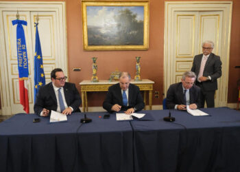 Napoli, Durigon e Manfredi firmano il protocollo per le politiche attive per il lavoro
