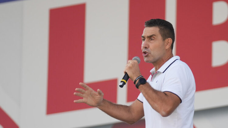 Vannacci, alla Camera è morta la democrazia, Mattarella intervenga