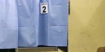 Sondaggio politico, Fratelli d’Italia stabile e Pd scende