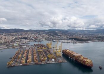 A Trieste una nave record per dimensioni, oltre mille addetti coinvolti