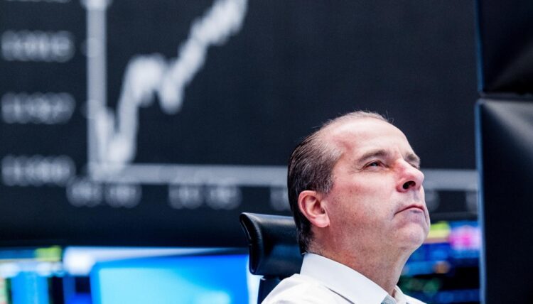 Spread Btp-Bund in calo a 62 punti, si alzano i rendimenti in vista delle aste