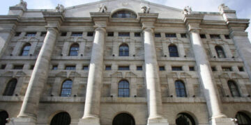 Borsa: Milano forte con l’Europa, corre Mediobanca con concambi e sinergie