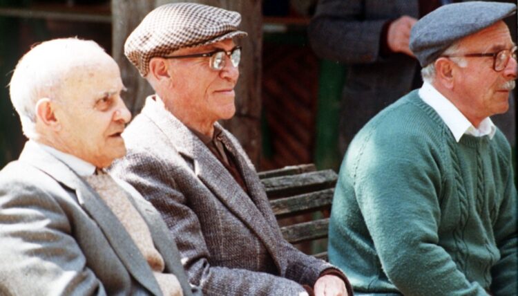 Nonni in fuga dal Sud, in 200mila verso il Nord tra affetti e sanità migliore