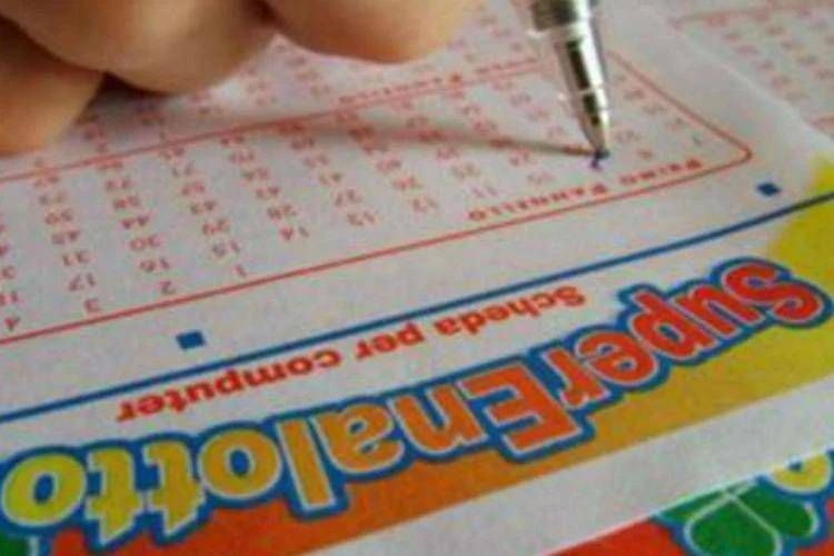 Superenalotto, numeri combinazione vincente oggi 24 febbraio
