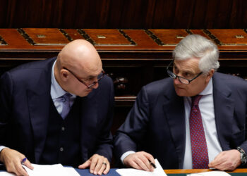 ‘Gli Usa fuori dal diritto’, il governo frena sulle basi