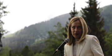 Meloni, importante la decisione di rilasciare 400 milioni di barili di greggio