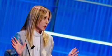 Il centrodestra chiude la campagna referendaria nel nome di Bossi