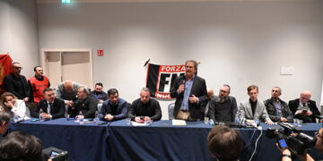 Presente e saluti romani al raduno dei neofascisti europei a Roma