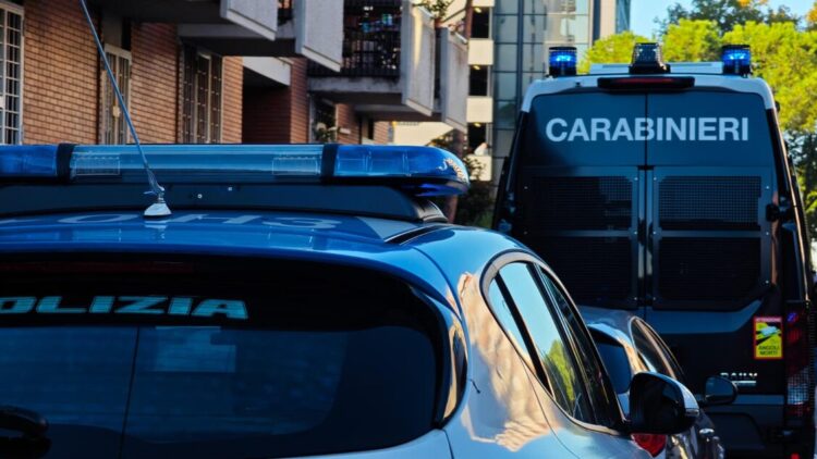 Auto in fuga dalle forze dell’ordine provoca incidente a Roma, 2 morti