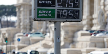 Il governo pensa a un bonus anti-rincari, dubbi su accise mobili