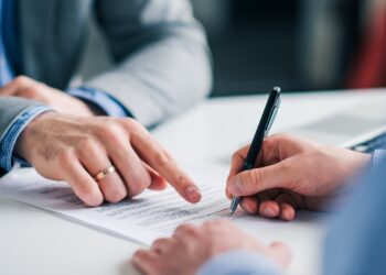 Quali documenti leggere prima di investire denaro in fondi o obbligazioni