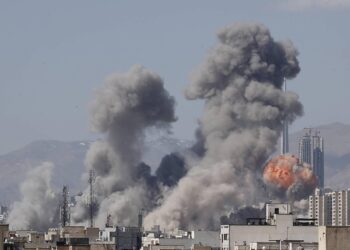 Iran: petrolio a 80 dollari e oro record. La corsa ai beni rifugio nell’era del ‘disequilibrio’