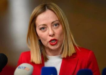 Iran, Meloni sente Merz e Starmer. Ai leader del Golfo: “Ingiustificabili attacchi a vostri Paesi”